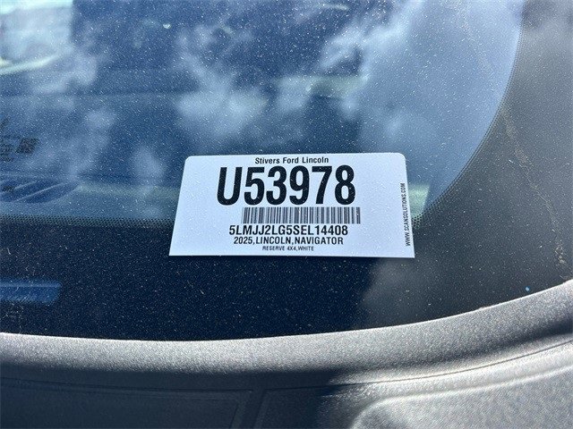 New 2025 Lincoln Navigator Reserve w/ Jet Appearance Package image 12