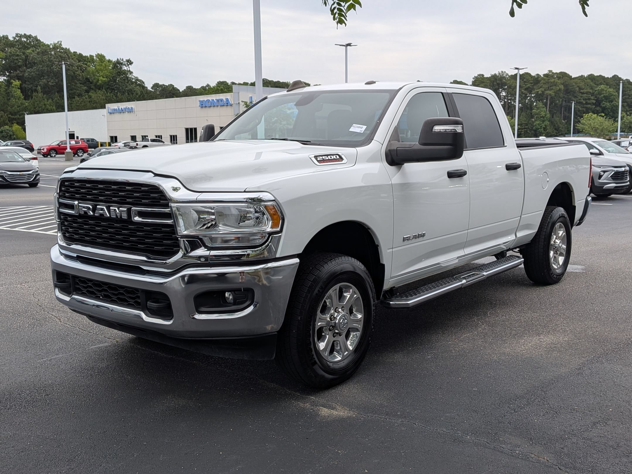 Used 2024 RAM 2500 Big Horn AWD/4WD image 7