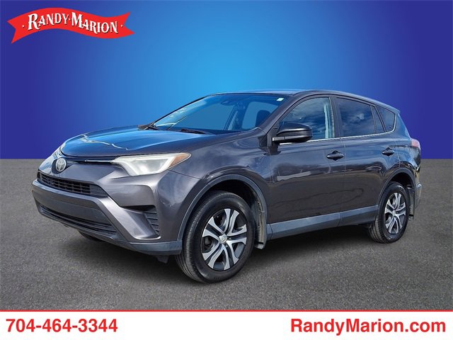 Used 2017 Toyota RAV4 LE video 1