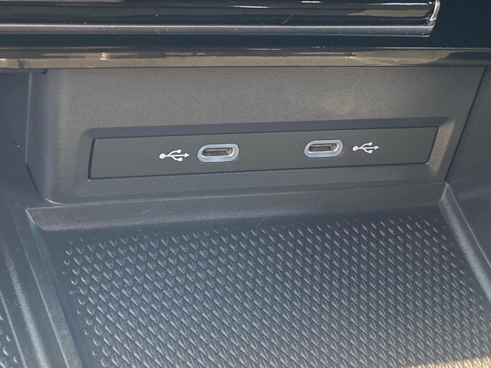 Certified 2024 Volkswagen Atlas Cross Sport SE AWD/4WD image 16