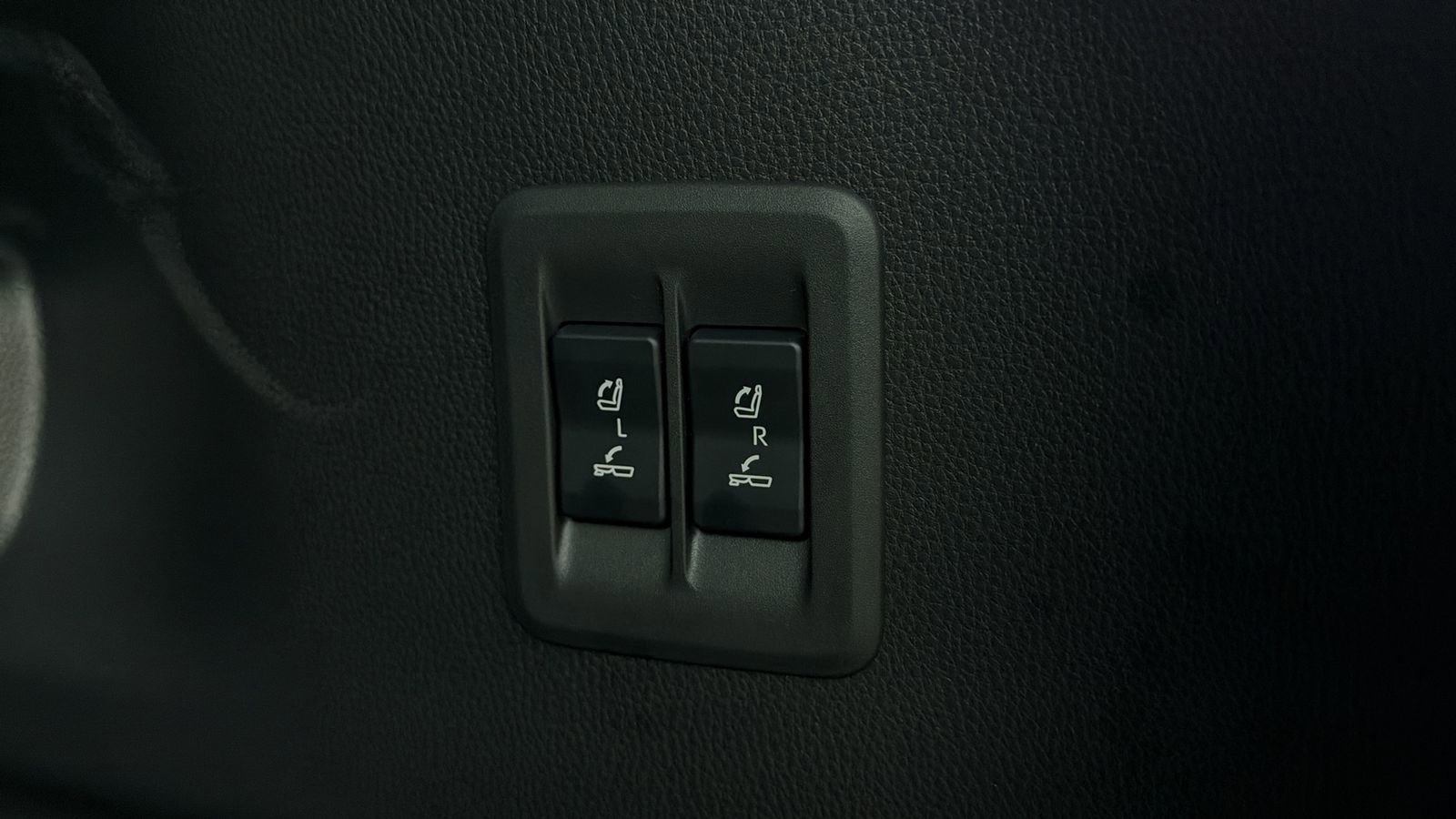 Used 2026 Lexus GX 550 w/ Accessory Package (2T) image 19