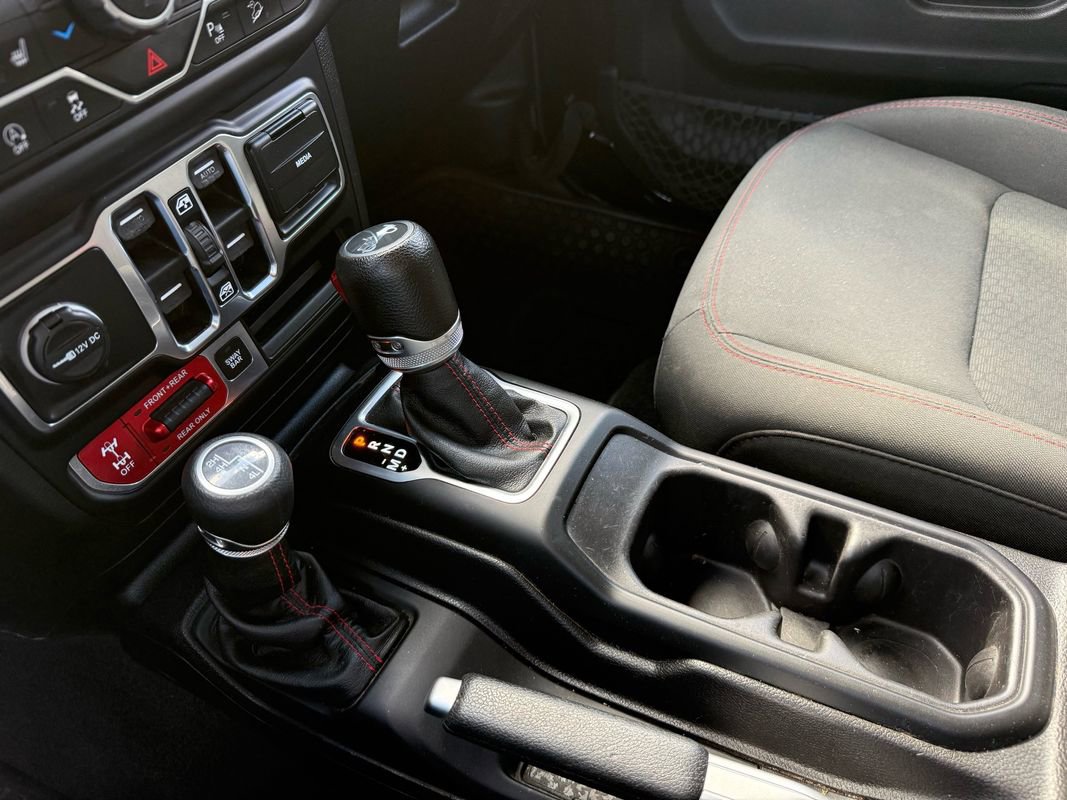 Used 2018 Jeep Wrangler Unlimited Rubicon image 37