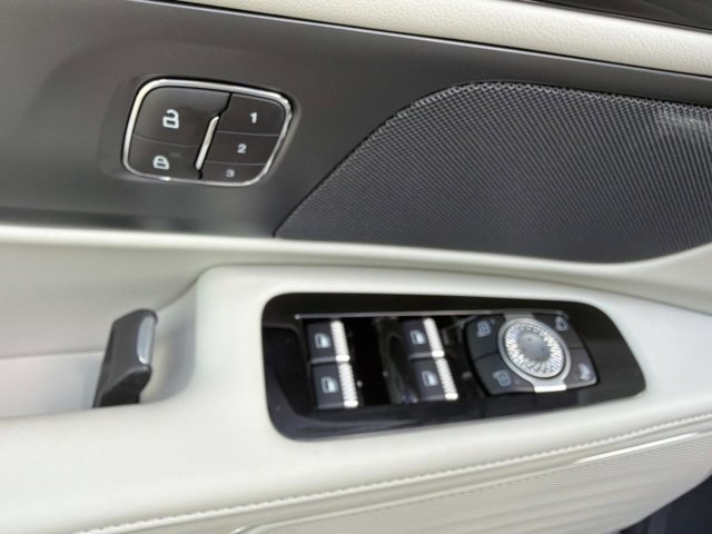 New 2026 Lincoln Nautilus Premier image 10