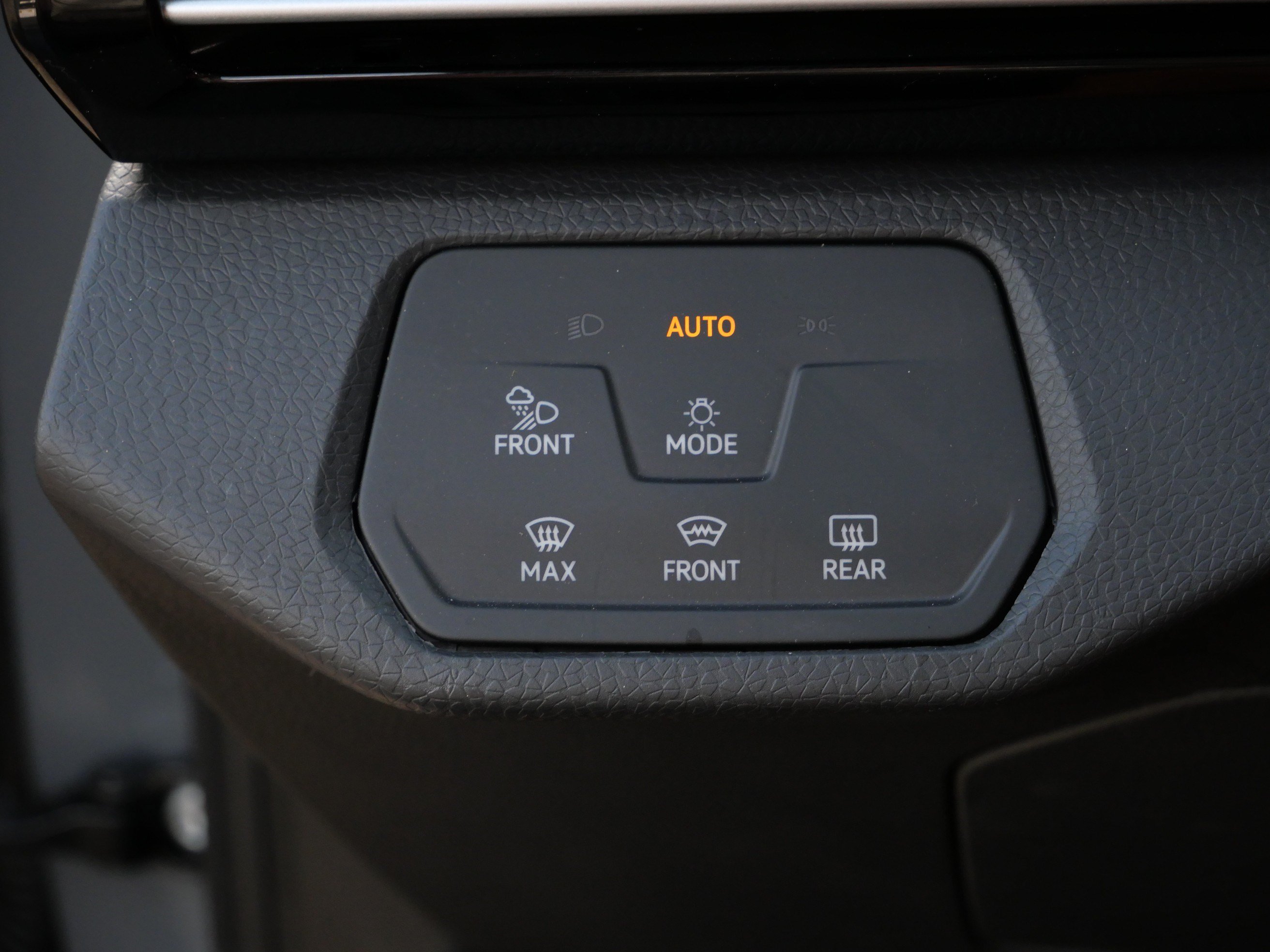 Certified 2025 Volkswagen ID.4 Pro S Plus AWD/4WD image 27
