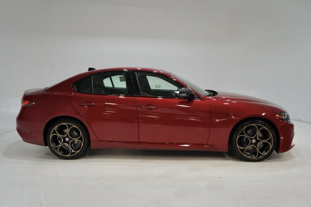 New 2025 Alfa Romeo Giulia Intensa w/ Driving Assist Package image 8