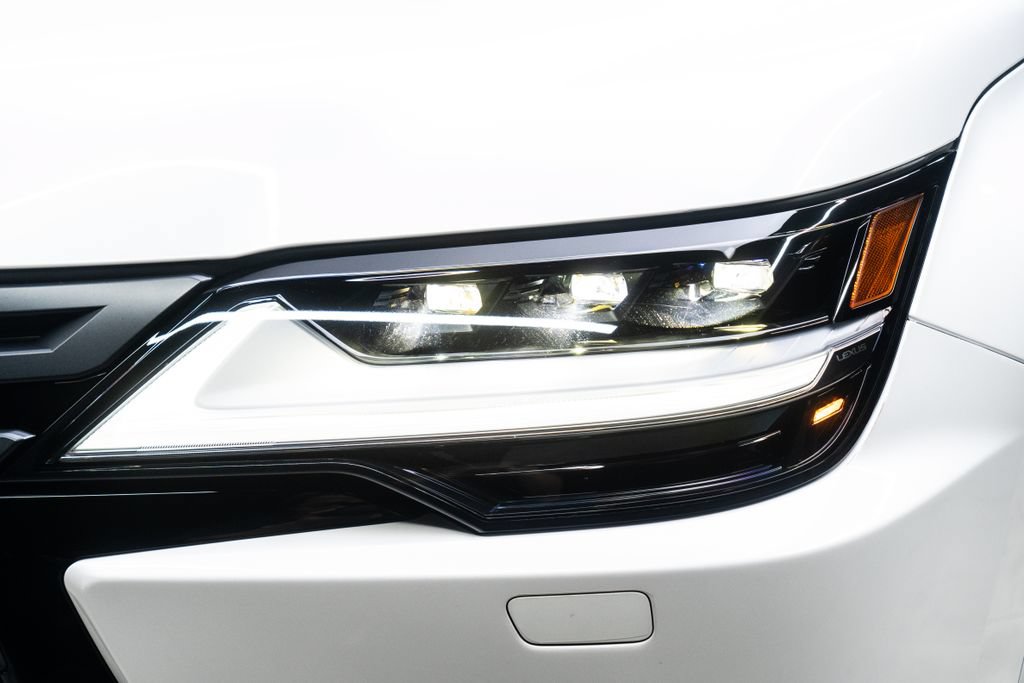 Used 2025 Lexus LX 600 4WD w/ Appearance Package image 3
