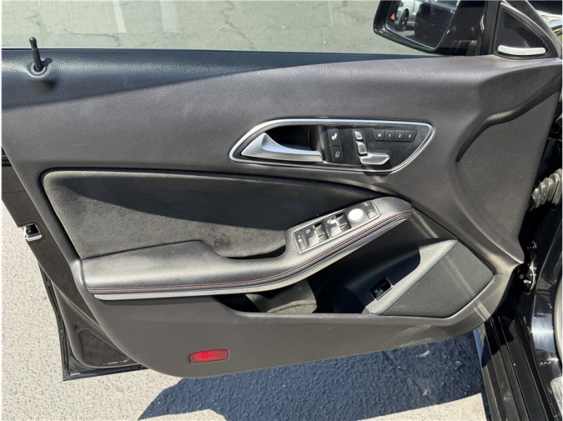 Used 2017 Mercedes-Benz CLA 250 4MATIC image 16