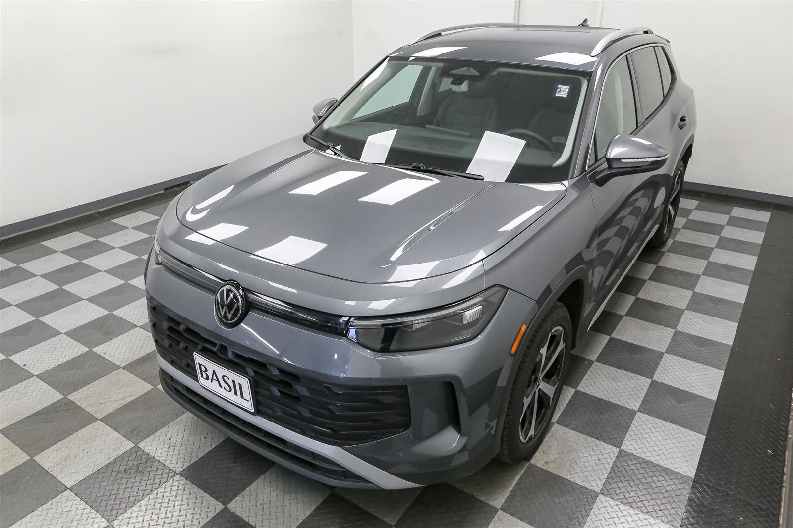 New 2025 Volkswagen Tiguan SE image 6