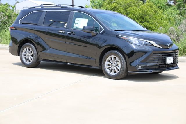 New 2026 Toyota Sienna XLE