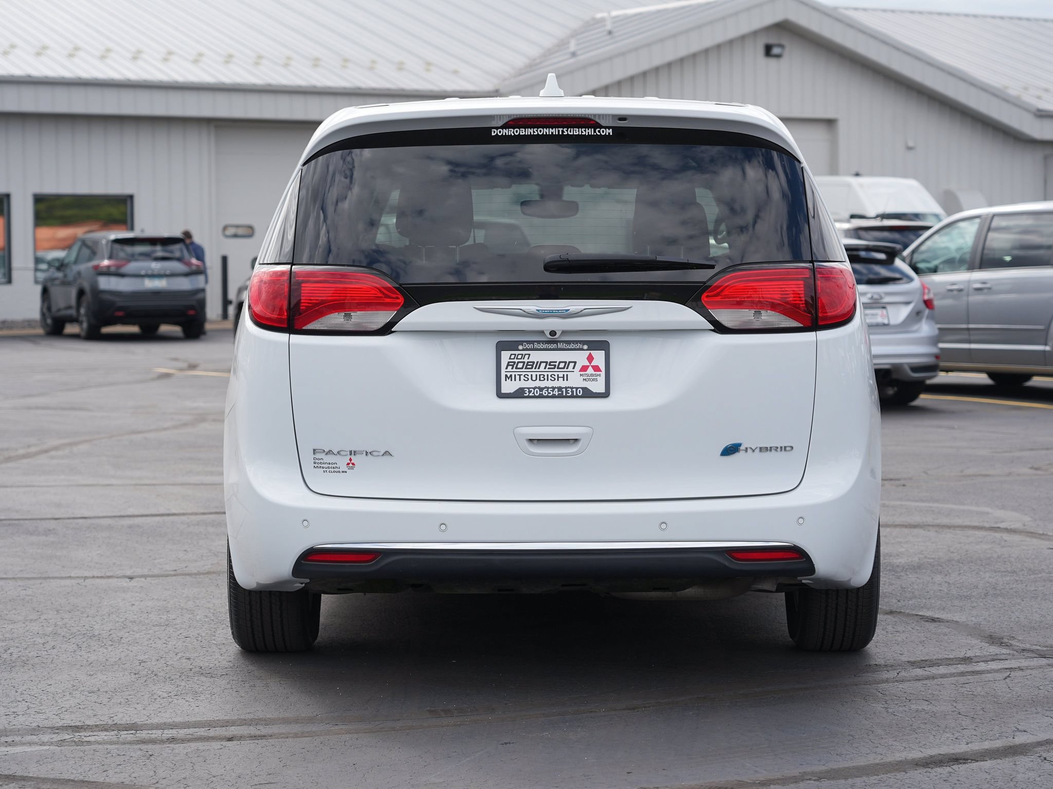 Used 2018 Chrysler Pacifica Touring Plus FWD image 4