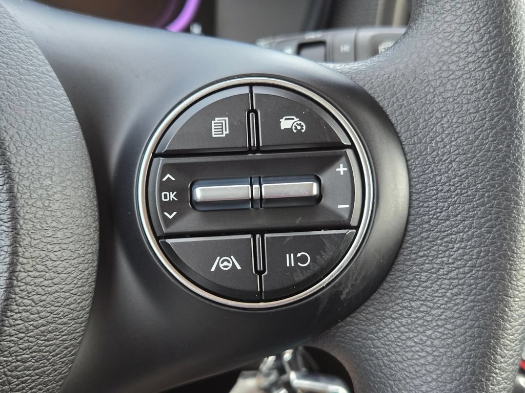 Certified 2025 Kia Soul LX w/ LX Technology Package FWD image 24