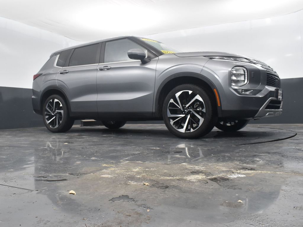 Used 2022 Mitsubishi Outlander SE image 52