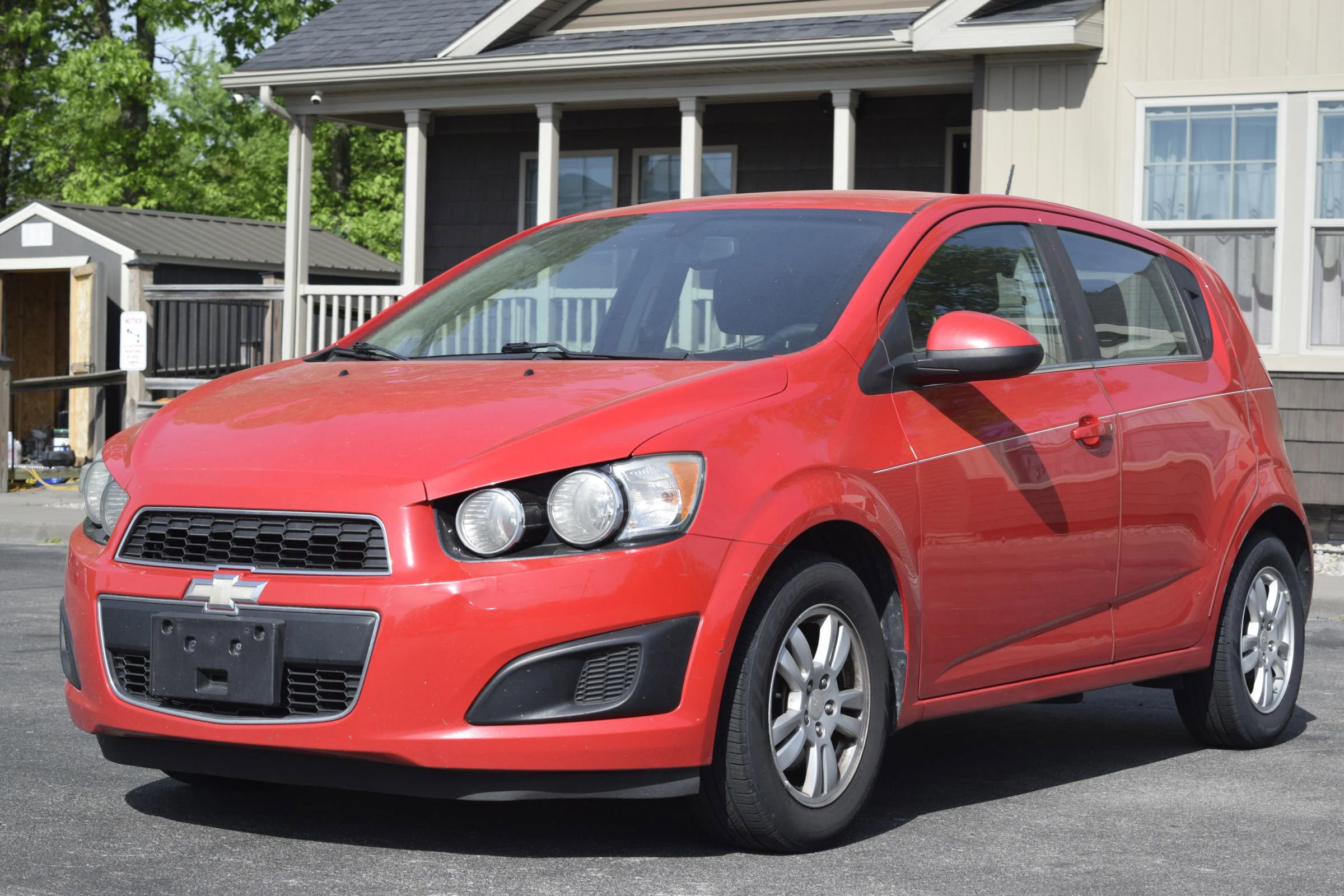 Used 2015 Chevrolet Sonic LT FWD image 1