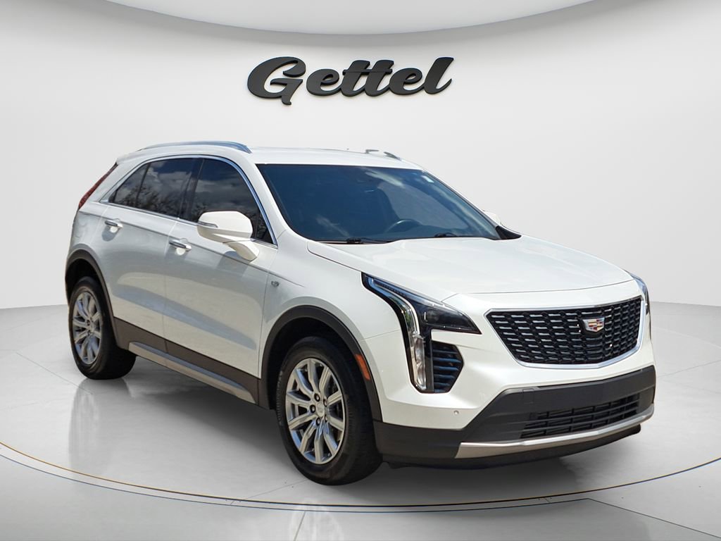 Used 2023 Cadillac XT4 Premium Luxury image 3
