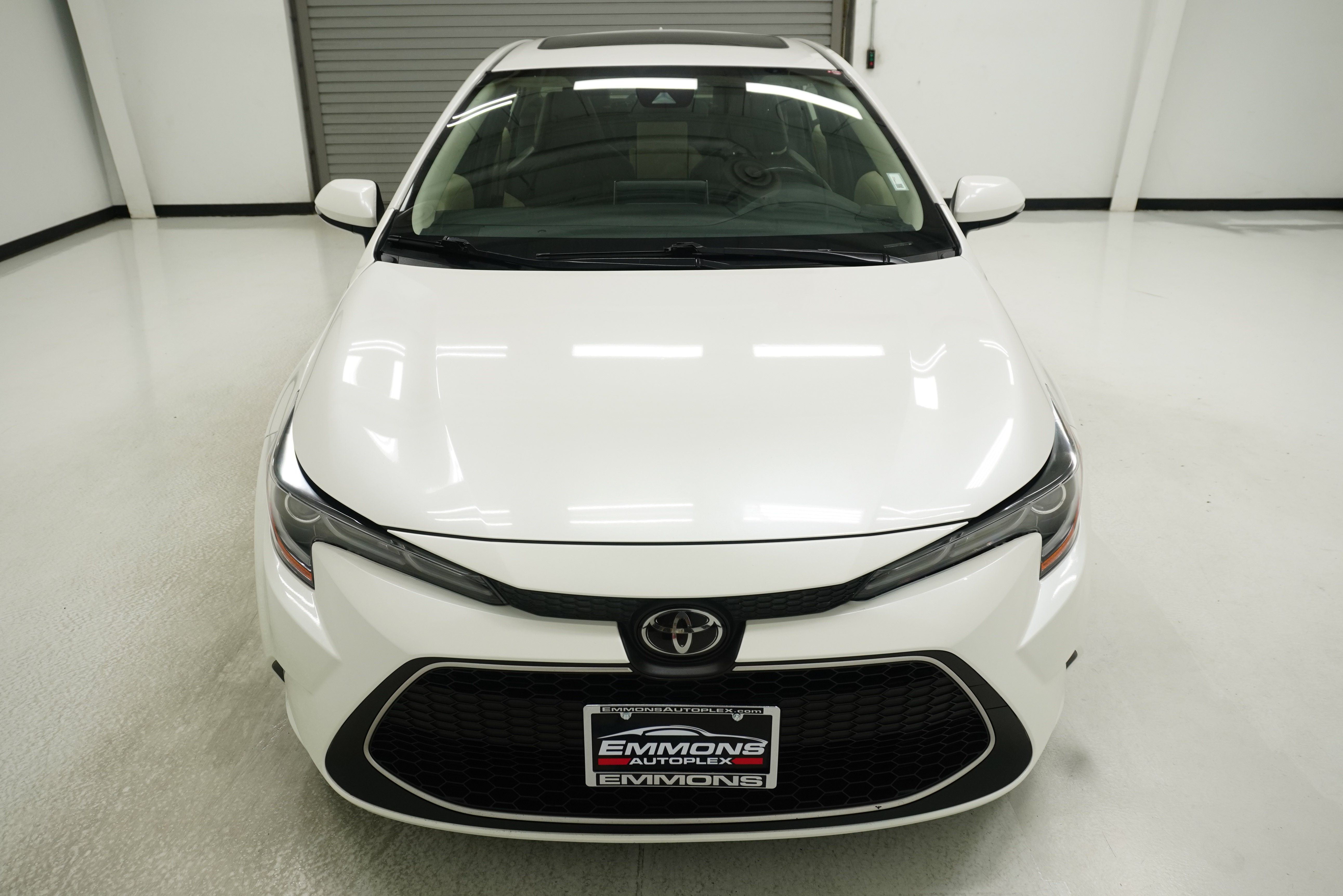 Used 2020 Toyota Corolla XLE FWD image 2