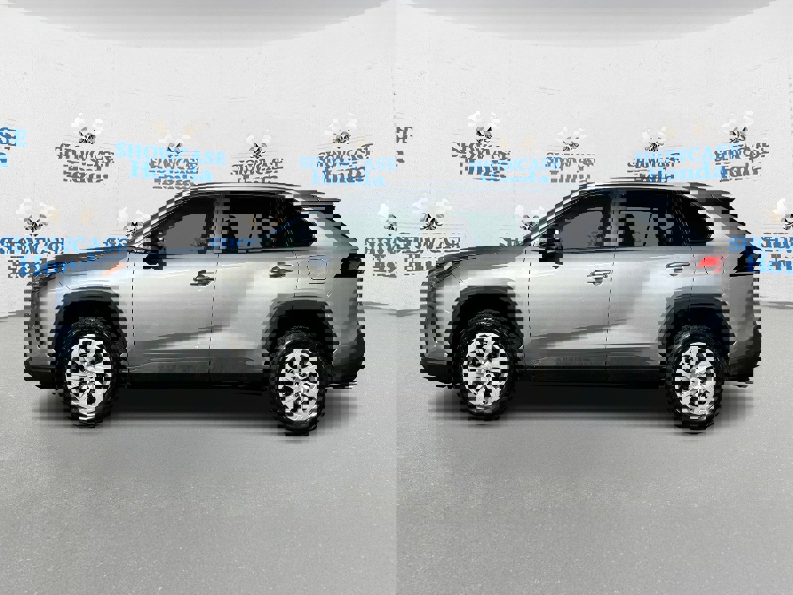 Used 2024 Toyota RAV4 LE image 4