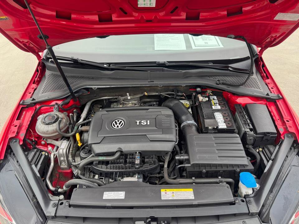 Used 2020 Volkswagen GTI SE FWD image 17