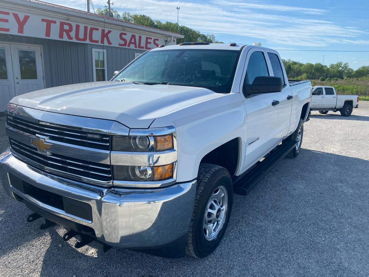 Used 2018 Chevrolet Silverado 2500 W/T w/ WT Convenience Package AWD/4WD image 3