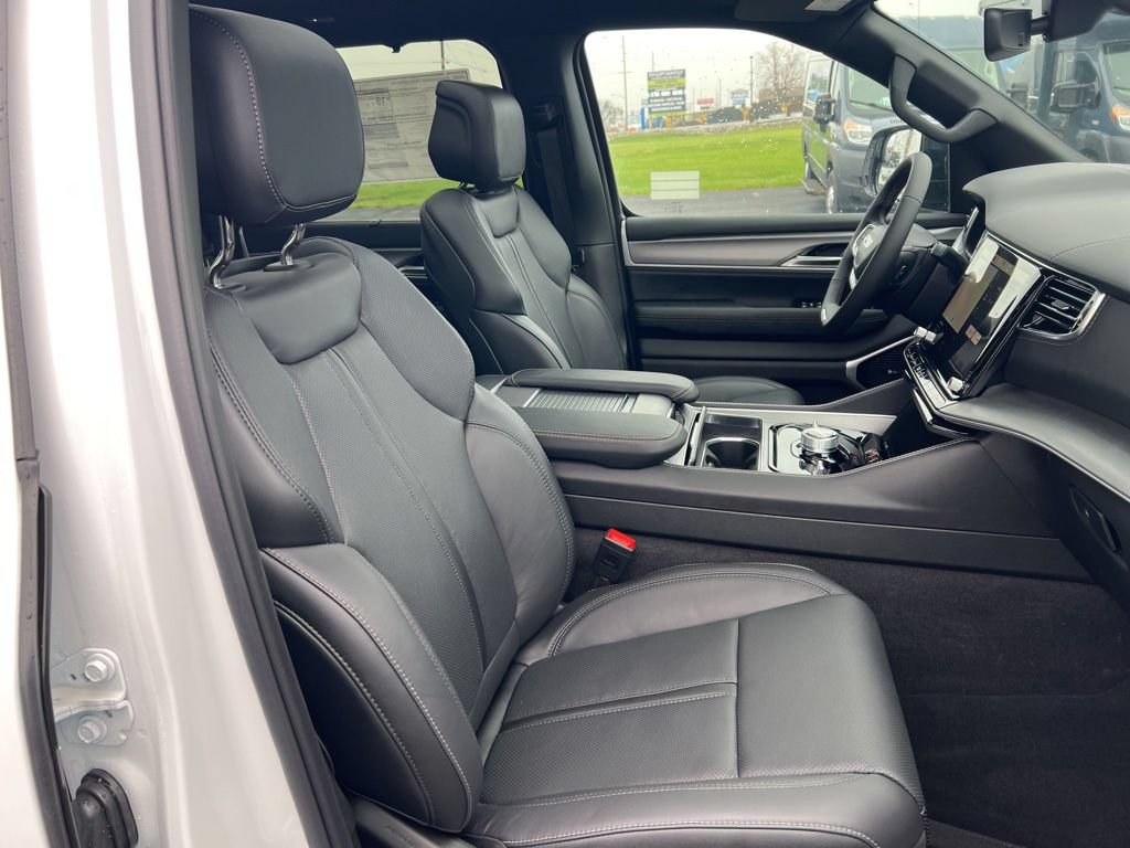 New 2026 Jeep Grand Wagoneer Limited AWD/4WD image 53