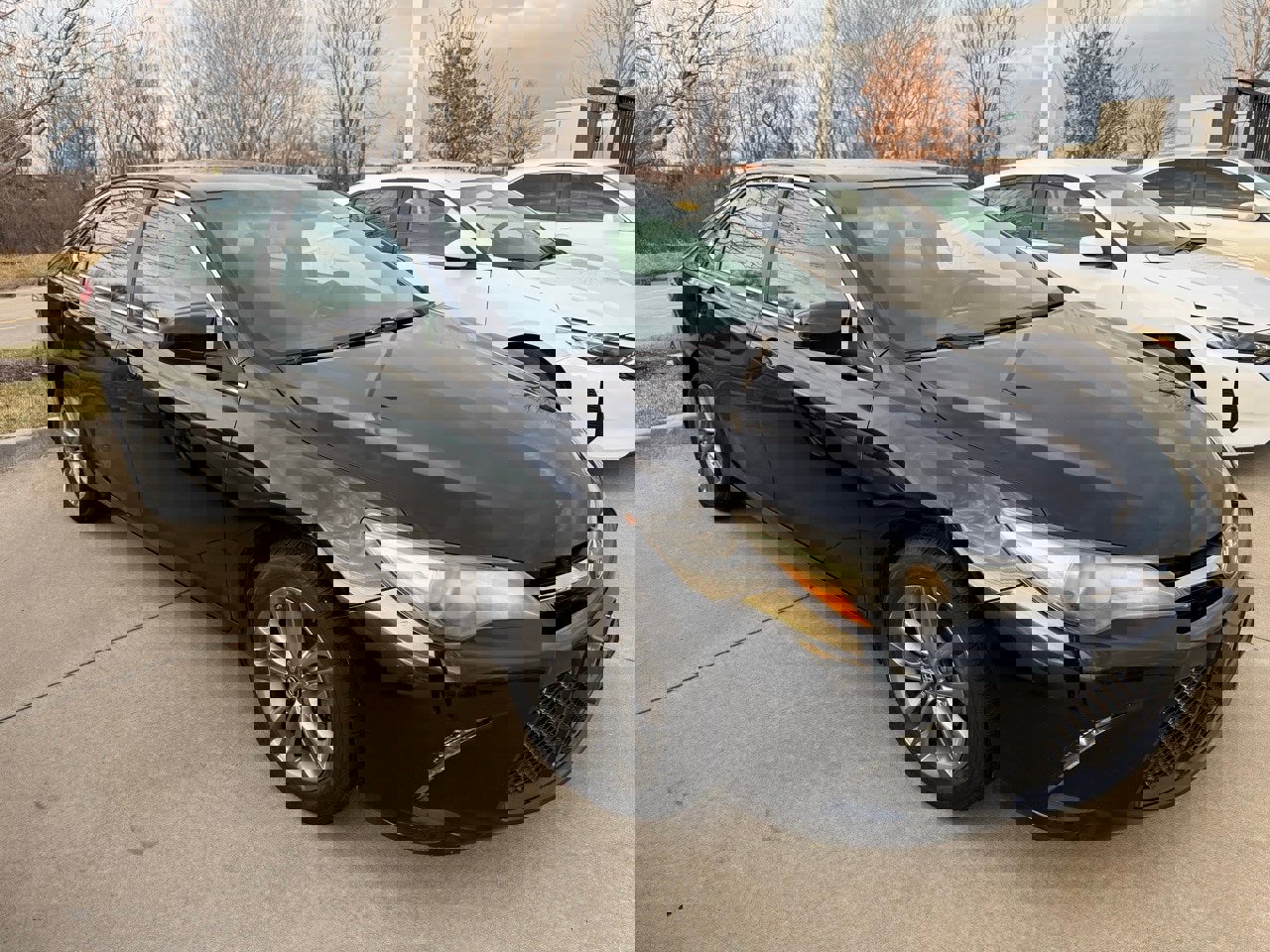 Used 2017 Toyota Camry SE image 6