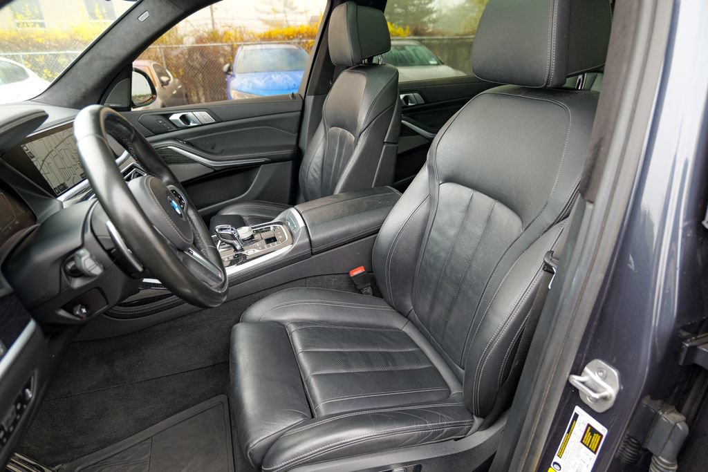 Used 2021 BMW X7 xDrive40i w/ M Sport Package AWD/4WD image 23