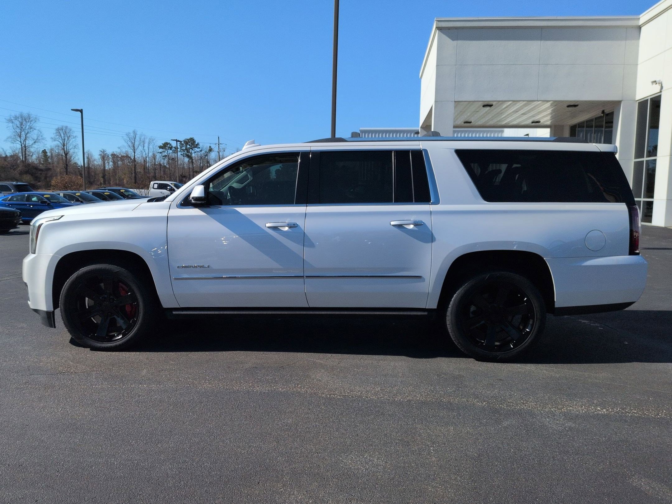 Used 2020 GMC Yukon XL Denali w/ Open Road Package AWD/4WD image 8