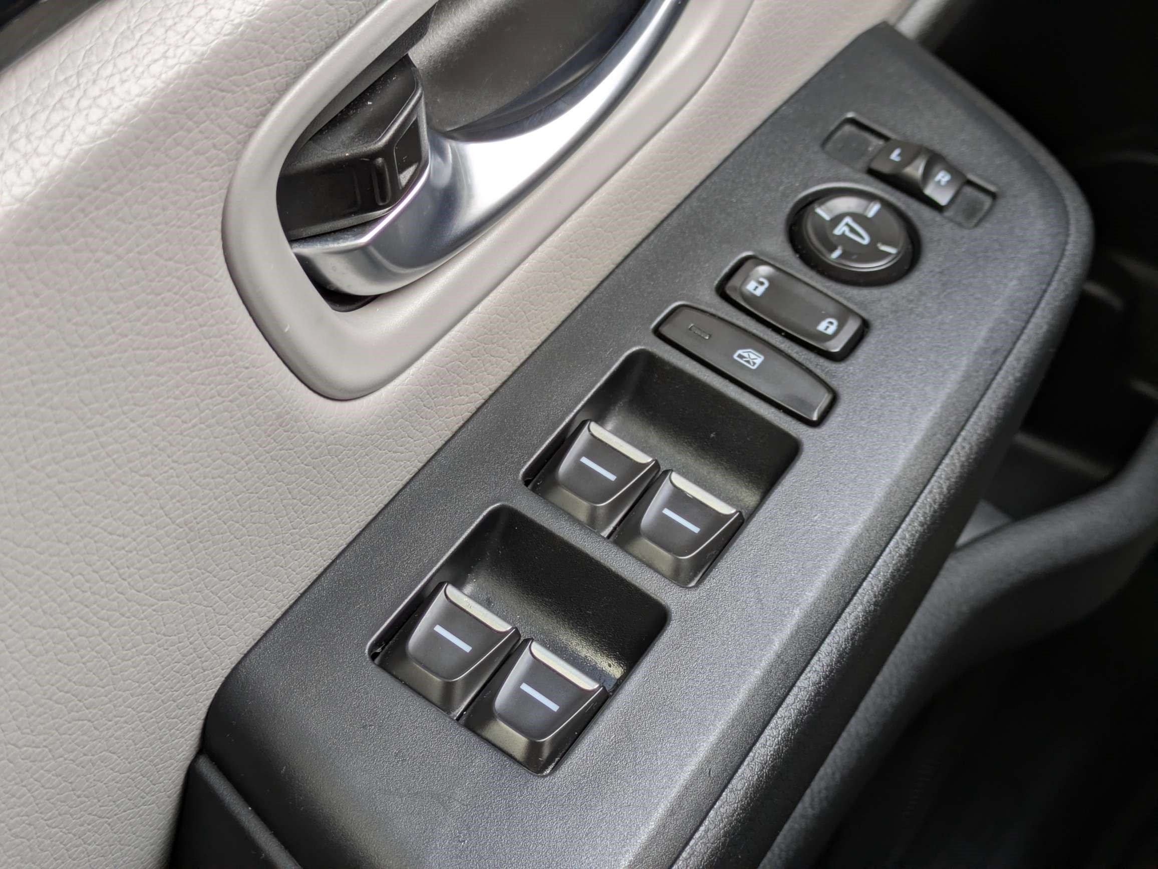 Used 2023 Honda Pilot LX image 21