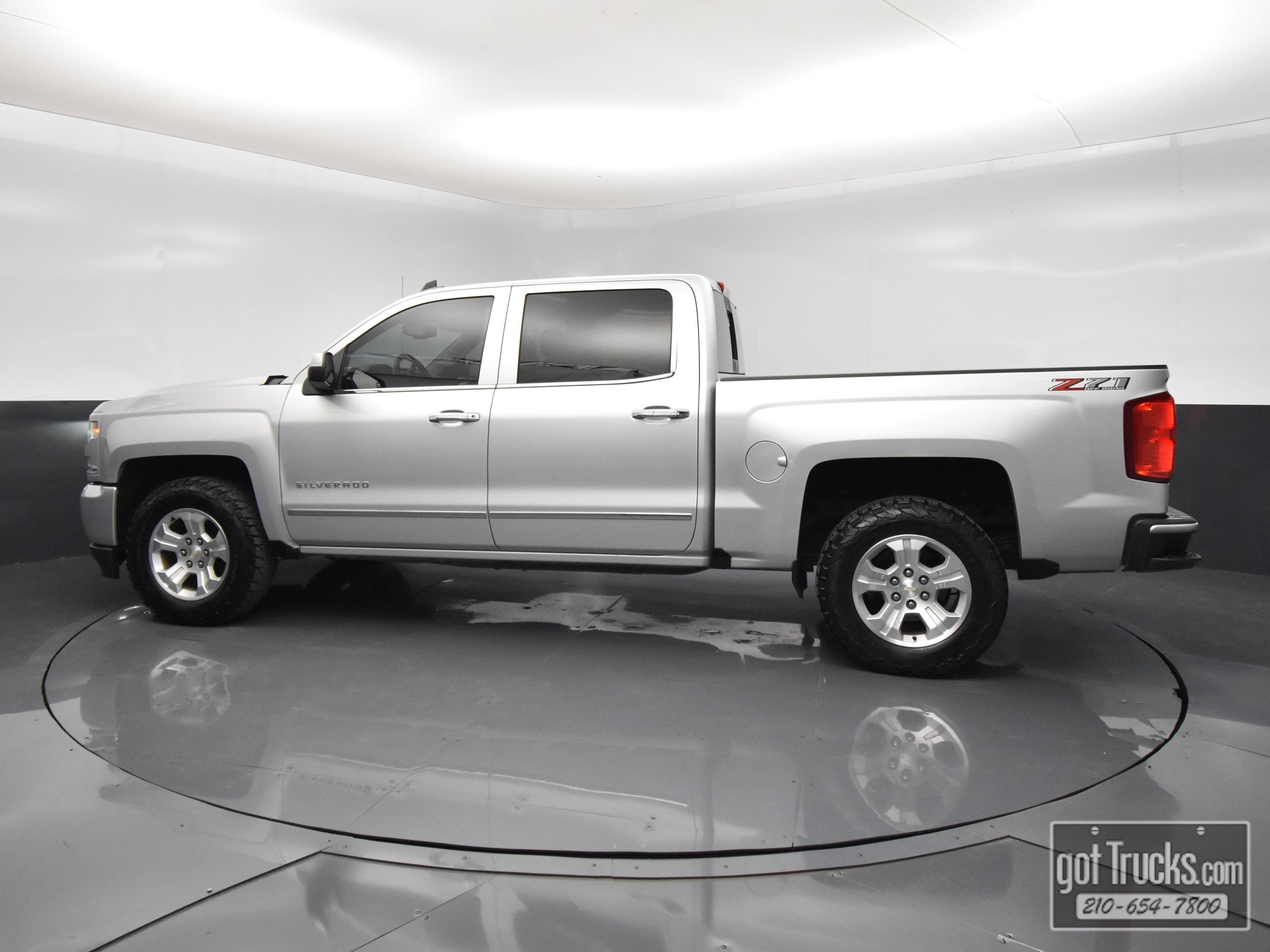 Used 2018 Chevrolet Silverado 1500 LTZ Z71 AWD/4WD image 3