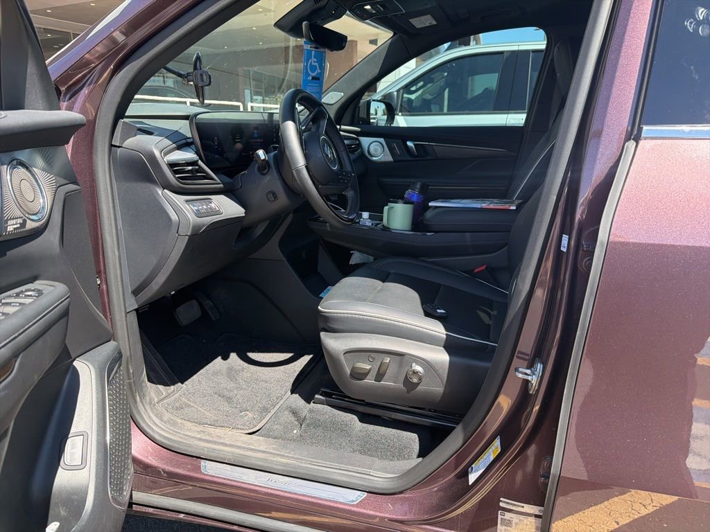 Certified 2025 Buick Enclave Avenir w/ Super Cruise Package FWD image 12