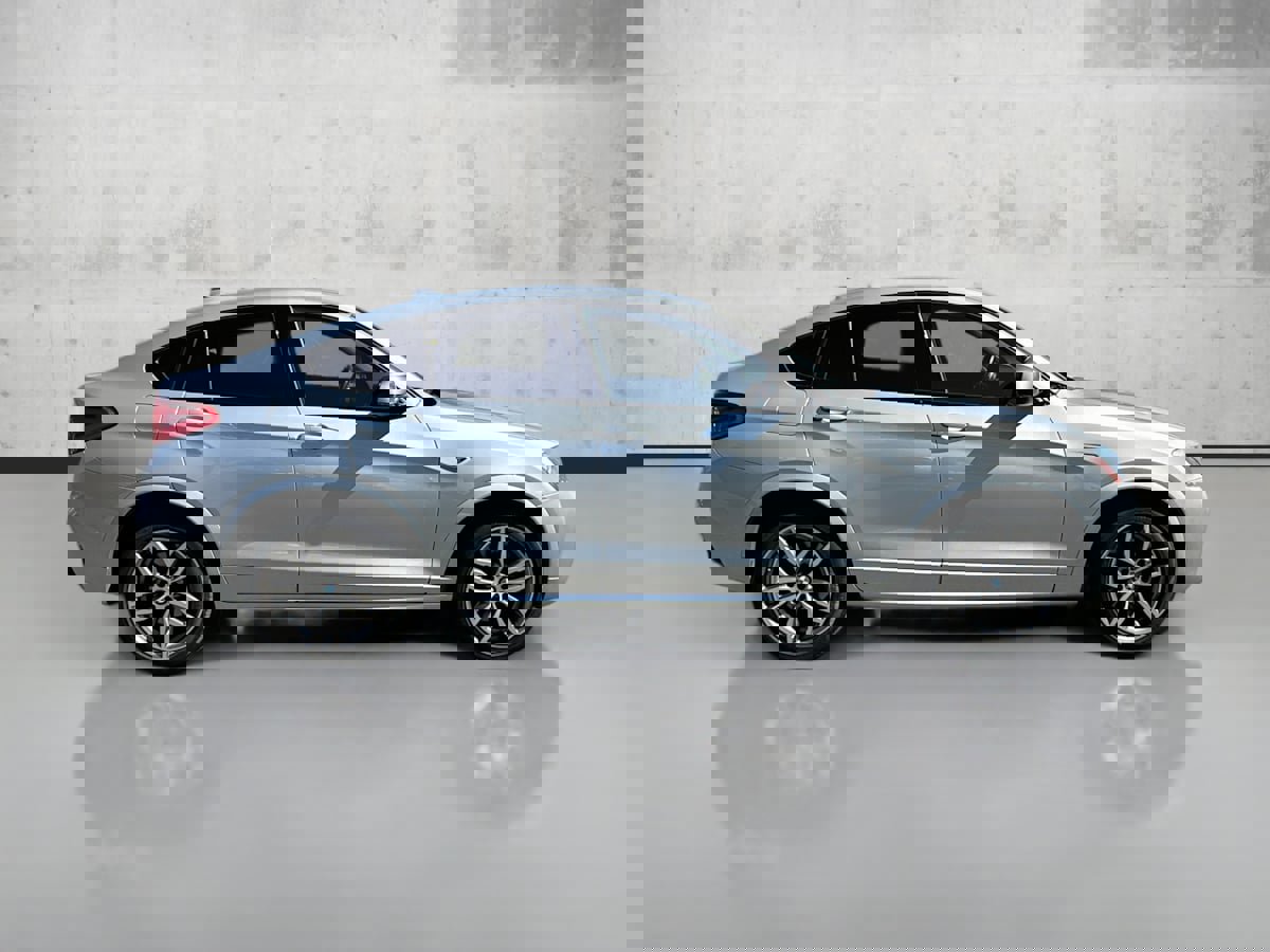 Used 2017 BMW X4 M40i image 8