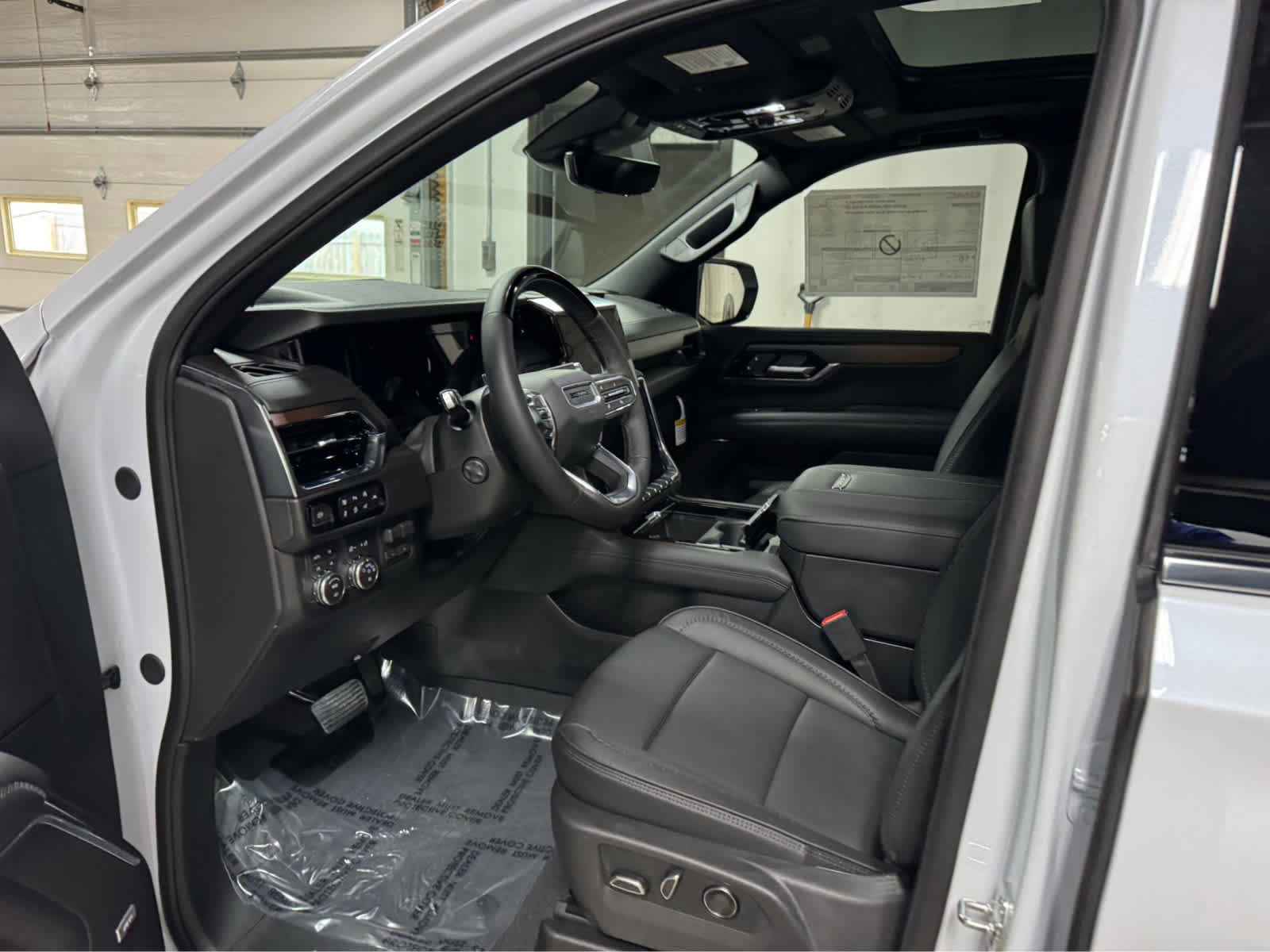 New 2026 GMC Yukon Denali w/ Denali Reserve Package AWD/4WD image 15