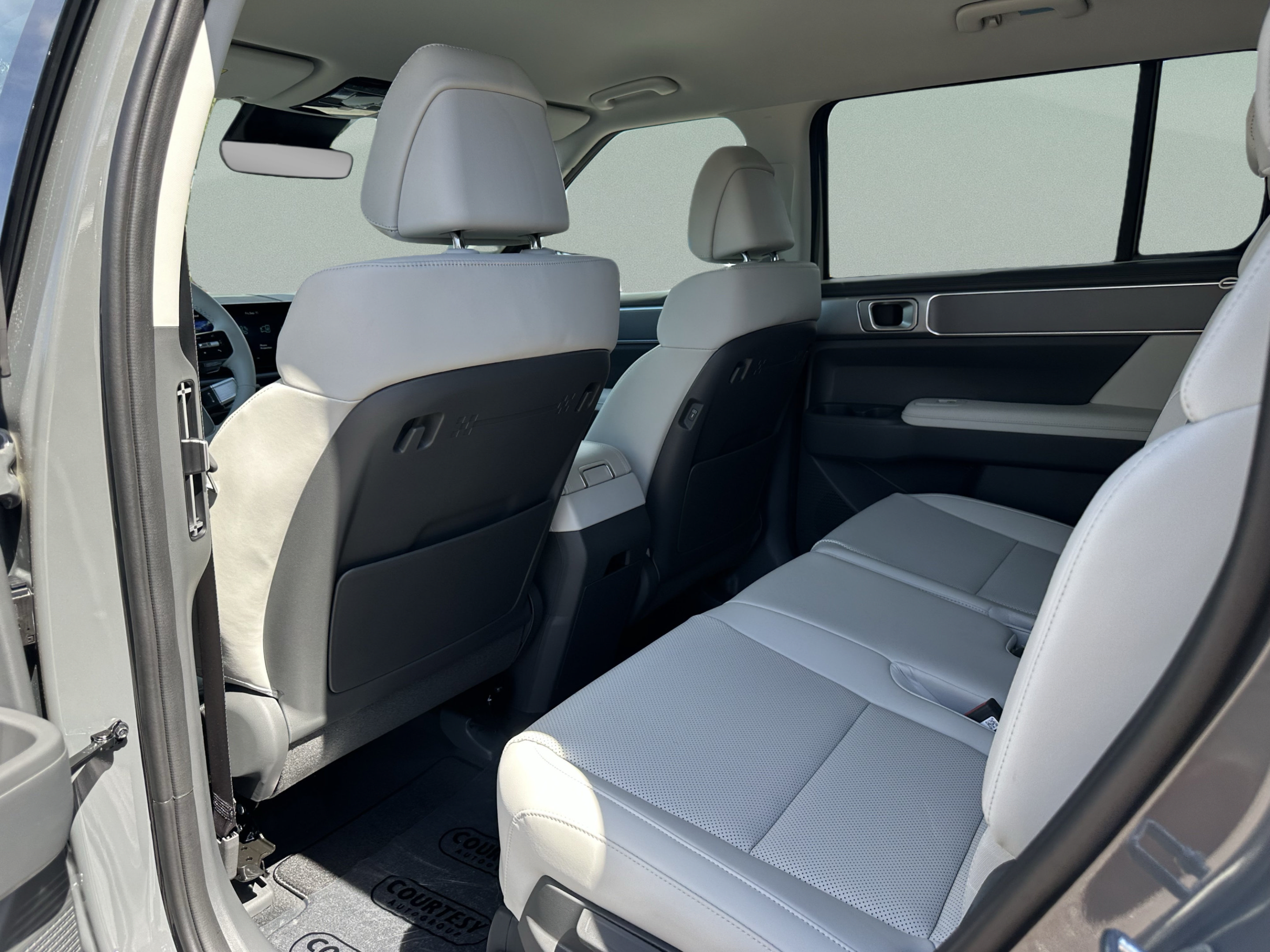 New 2027 Hyundai Santa Fe SEL FWD image 13