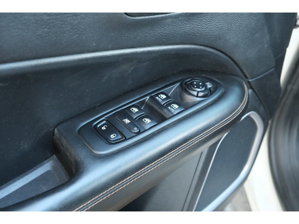 Used 2018 Jeep Compass Limited w/ Navigation Group AWD/4WD image 8