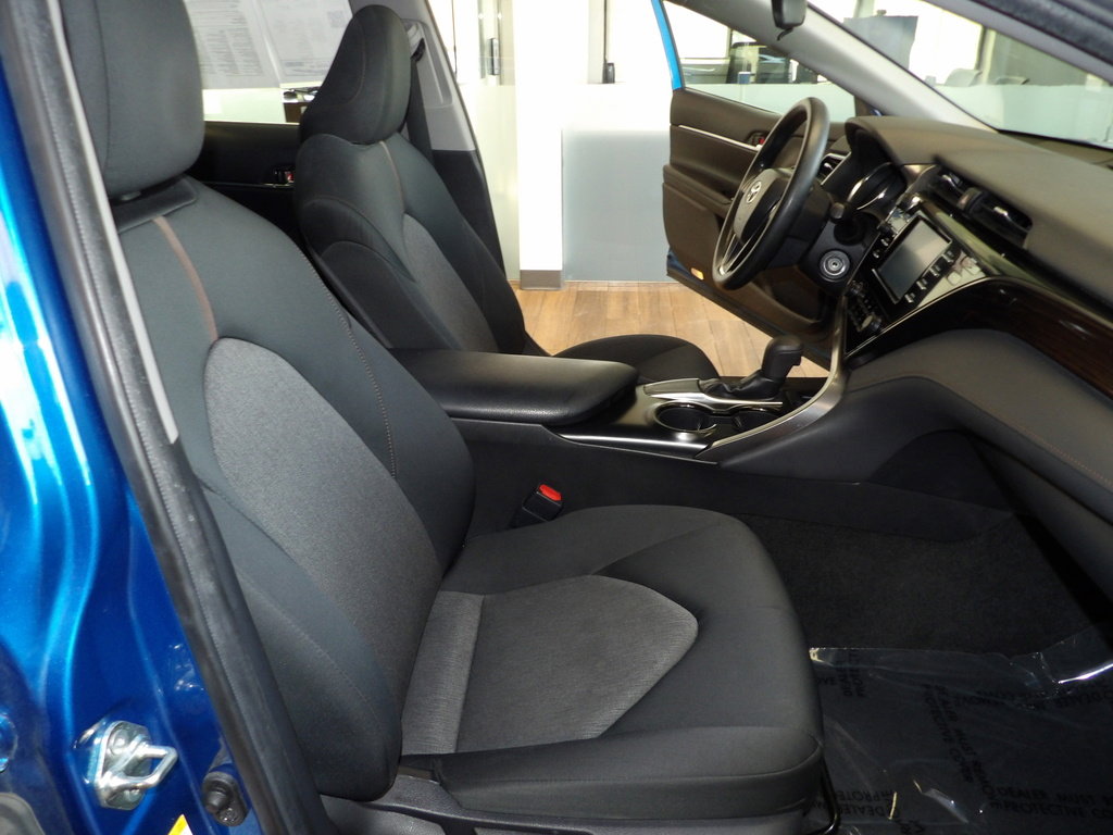 Used 2019 Toyota Camry LE image 14