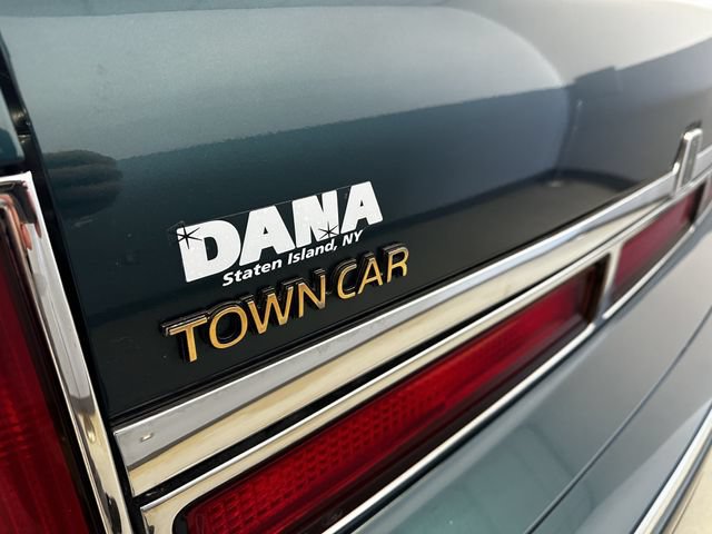 Used 1997 Lincoln Town Car Signature RWD image 41