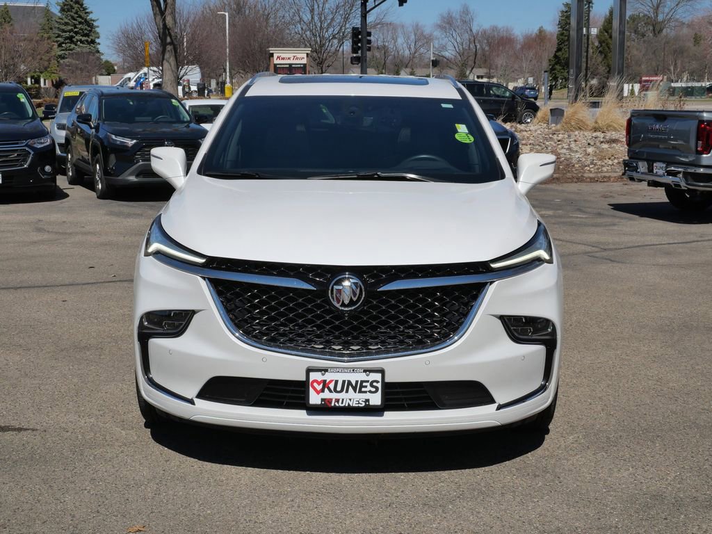 Used 2024 Buick Enclave Avenir w/ Avenir Technology Package AWD/4WD image 2