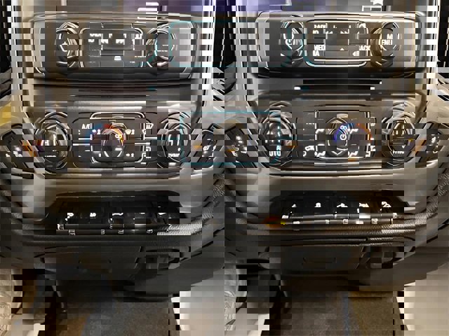 Used 2018 Chevrolet Silverado 1500 LT w/ All Star Edition image 19