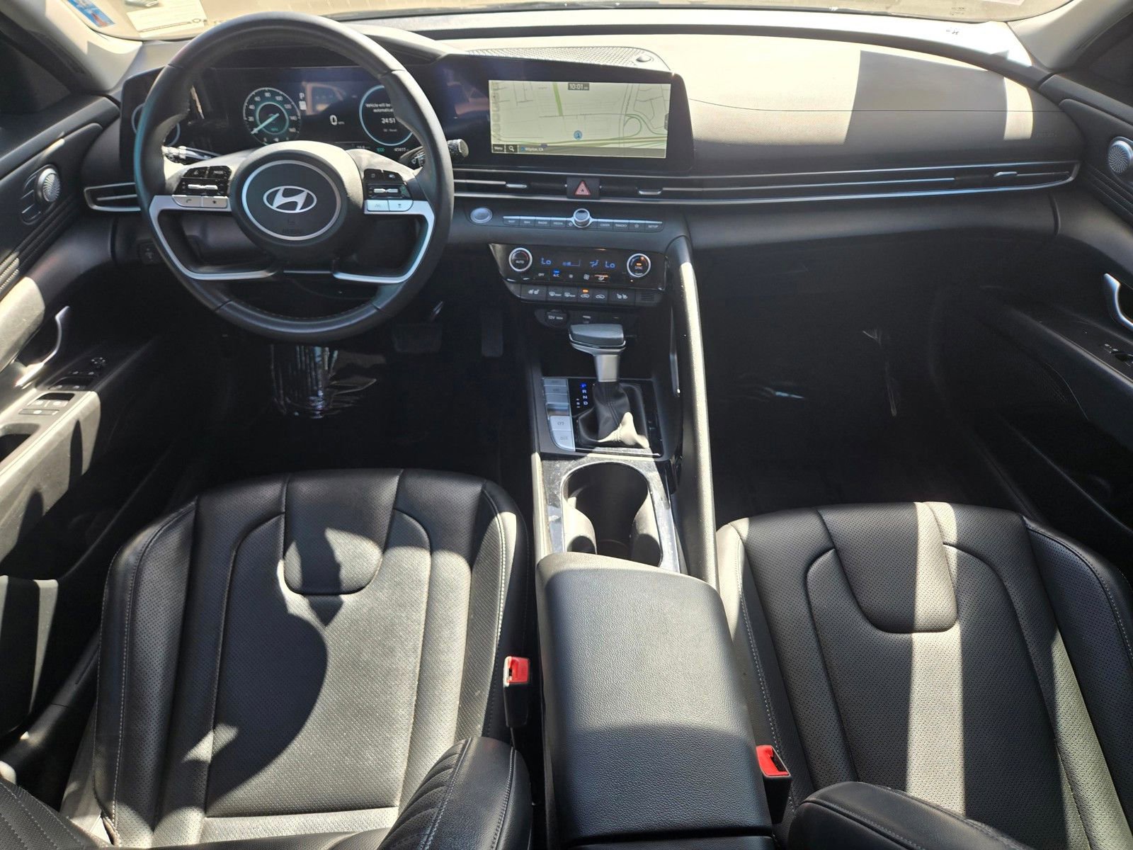 Used 2025 Hyundai Elantra Limited FWD image 19