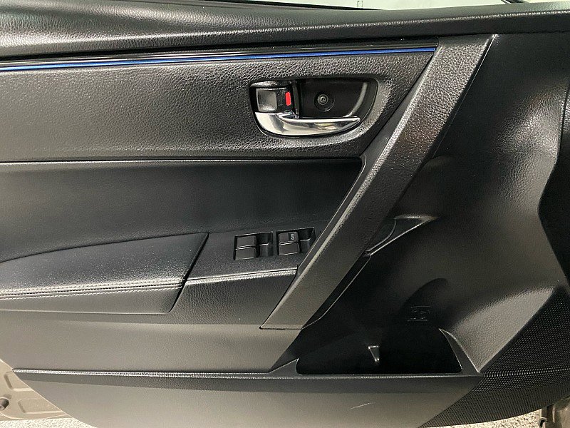 Used 2017 Toyota Corolla SE w/ Carpet Mat Package (TMS) image 9