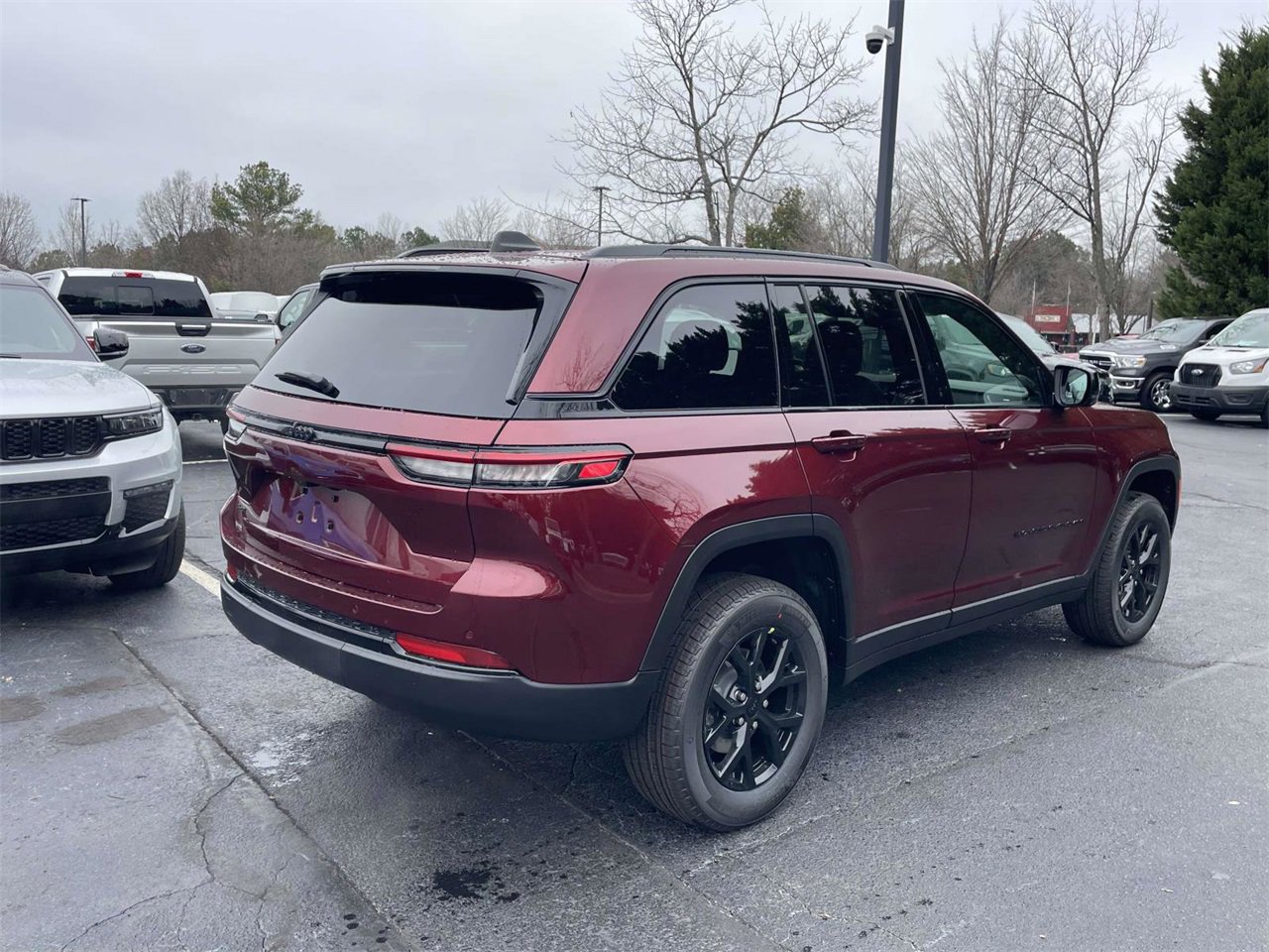 New 2025 Jeep Grand Cherokee Altitude image 9