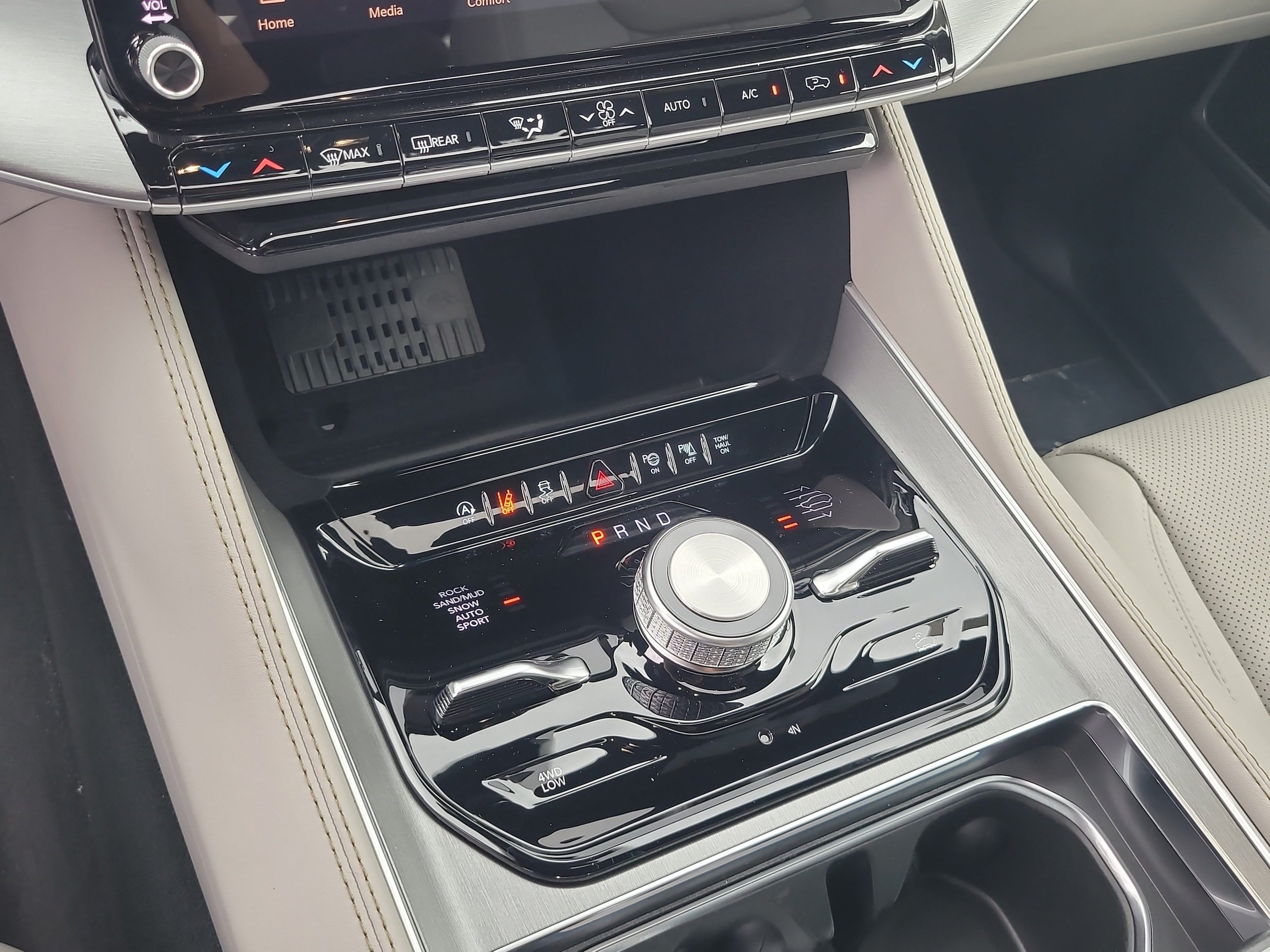 New 2026 Jeep Grand Wagoneer L Limited AWD/4WD image 22
