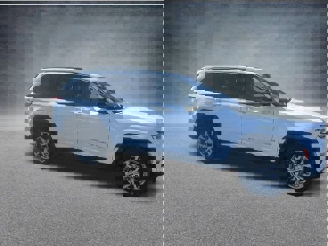 Used 2024 Jeep Grand Cherokee Limited image 3