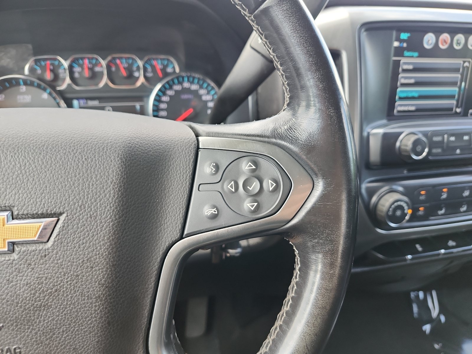 Used 2019 Chevrolet Silverado 2500 LT AWD/4WD image 22