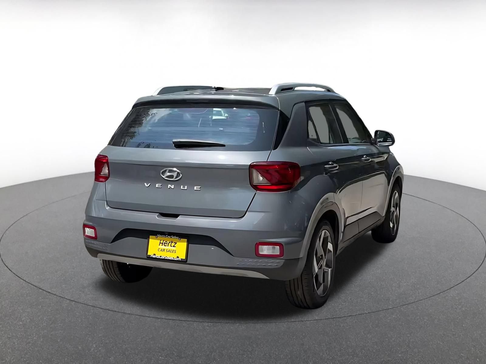 Used 2025 Hyundai Venue SEL FWD image 15