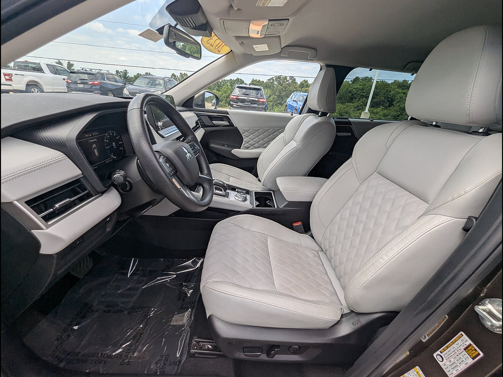Used 2023 Mitsubishi Outlander SEL AWD/4WD image 18