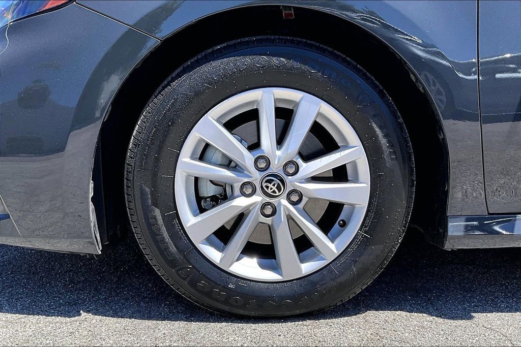 Used 2025 Toyota Camry LE FWD image 33