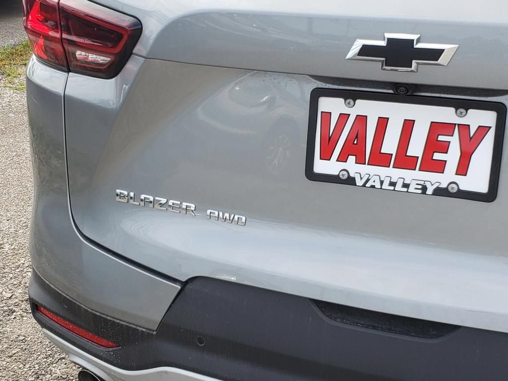 New 2026 Chevrolet Blazer LT AWD/4WD image 12
