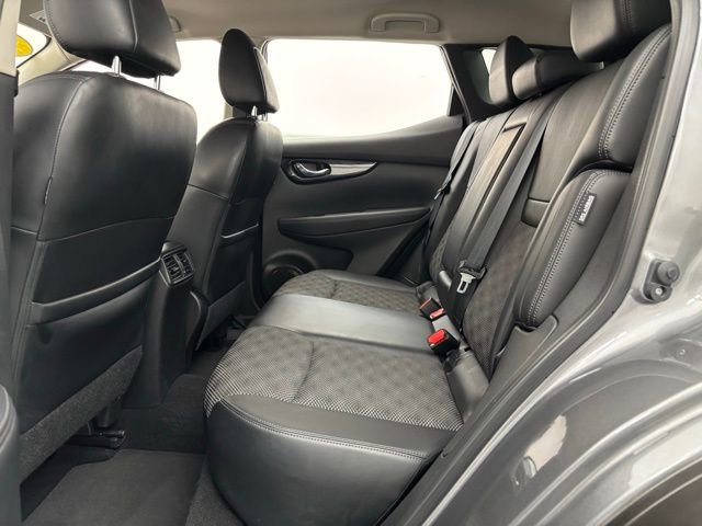Used 2022 Nissan Rogue Sport SV w/ Technology Package FWD image 35