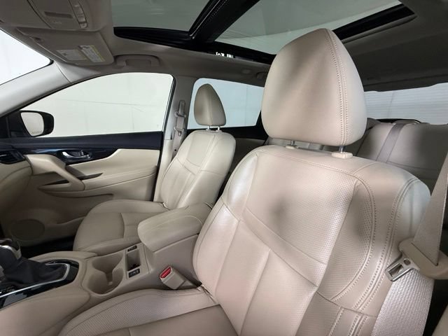 Used 2018 Nissan Rogue SL w/ Premium Package FWD image 17