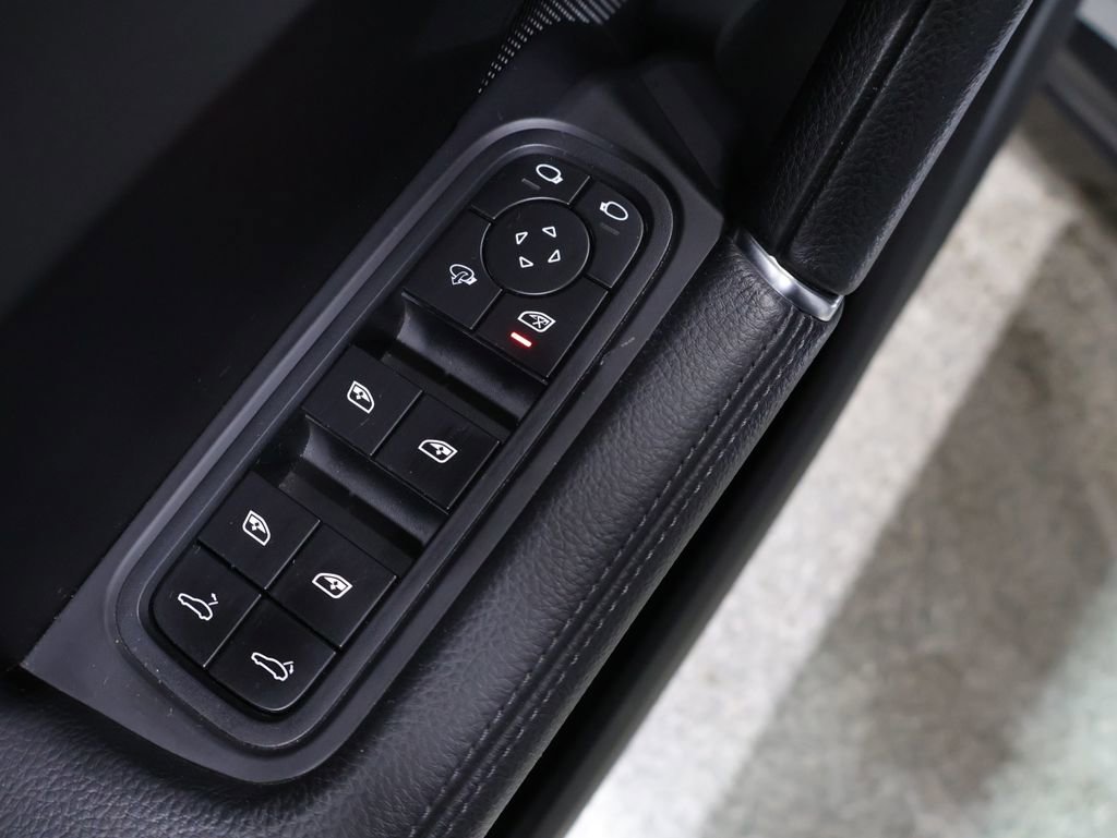 Used 2022 Porsche Cayenne Base image 13